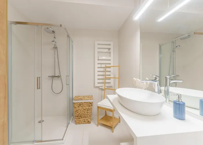 Pearl Lila Aparthouse